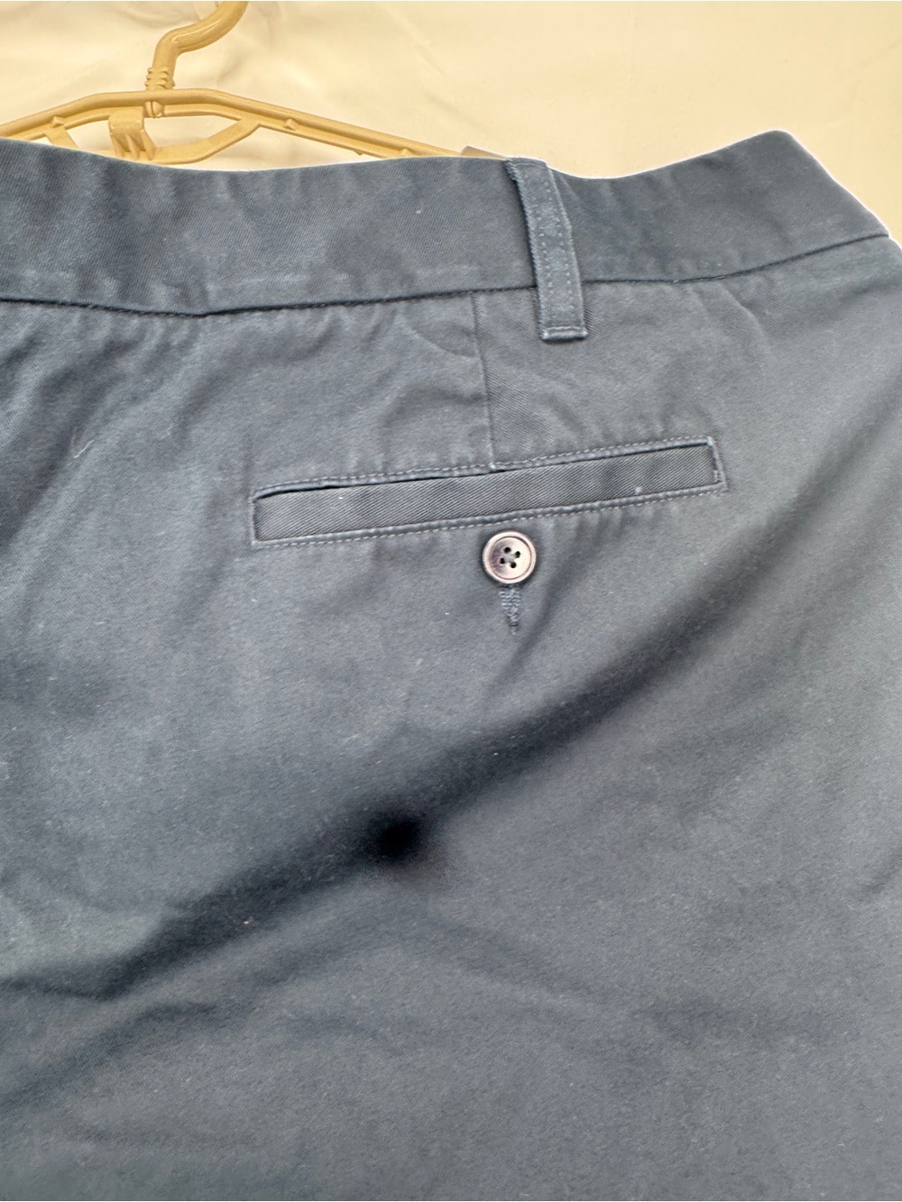 Lands' End Women's Navy Casual Flat-Front Chino Shorts 0160 - Picture 4 of 6